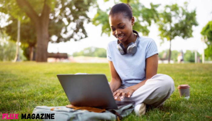 Breaking Barriers: How Online Education Opens Global Opportunities