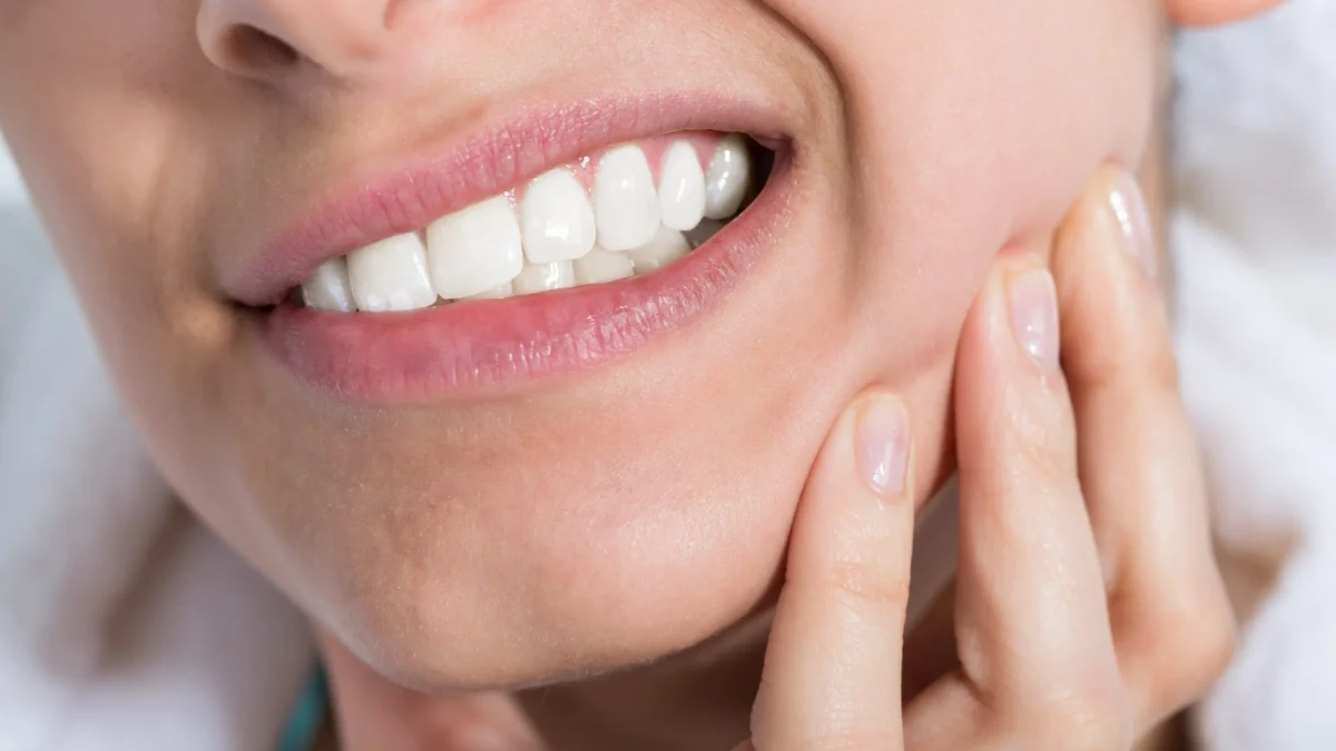 Do I Grind My Teeth How to Tell + Tips